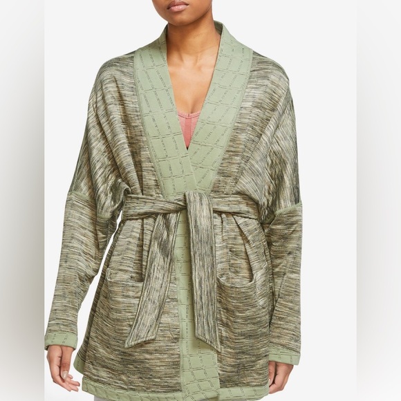 Nike Yoga Therma-FIT Luxe Jacquard Top Reversible Oil Sage Green Size XL NWT - Picture 3 of 14